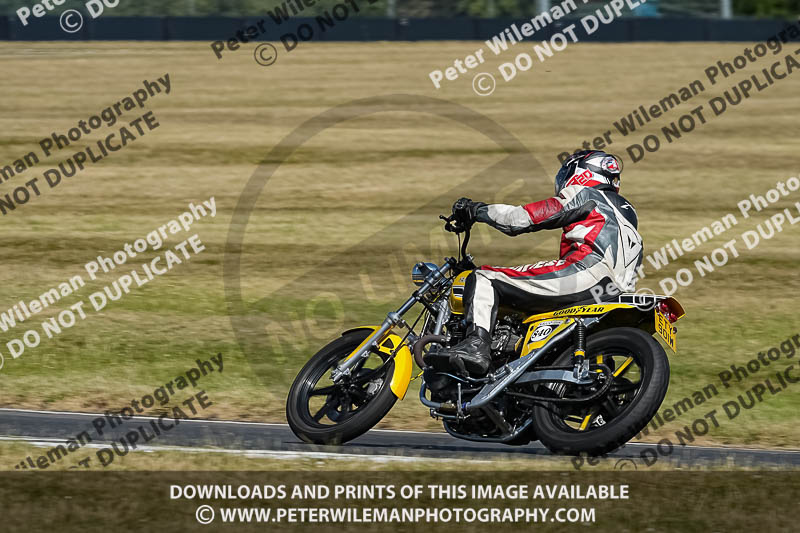 cadwell park;cadwell park photographs;cadwell trackday photographs;enduro digital images;event digital images;eventdigitalimages;peter wileman photography;racing digital images;trackday digital images;trackday photos